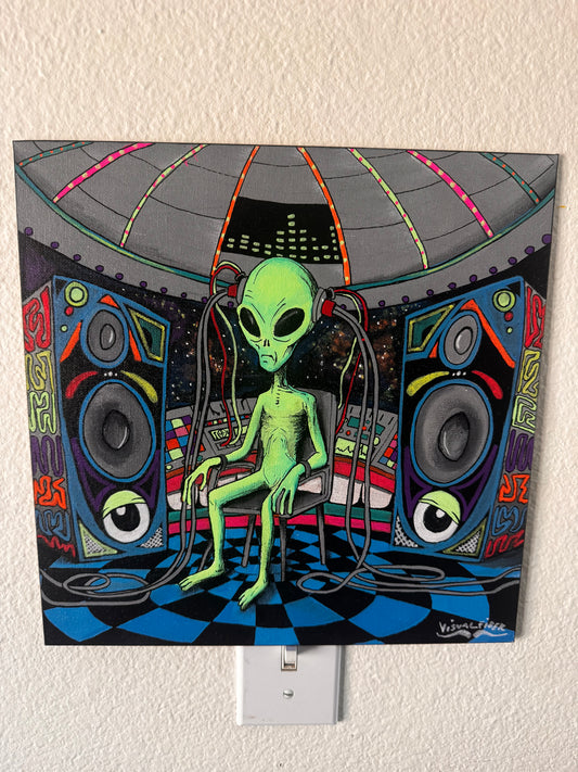 Alien bass canvas